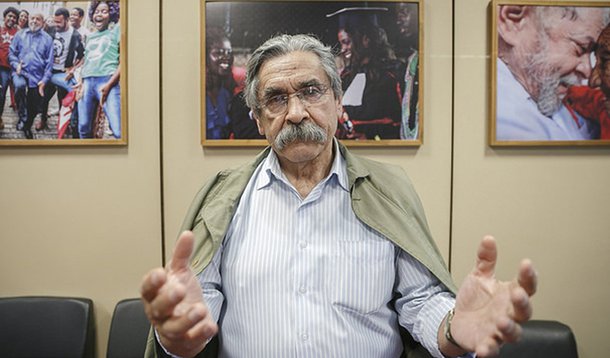 Olívio Dutra: Lula não perdeu sua dignidade e o povo é quem vai decidir