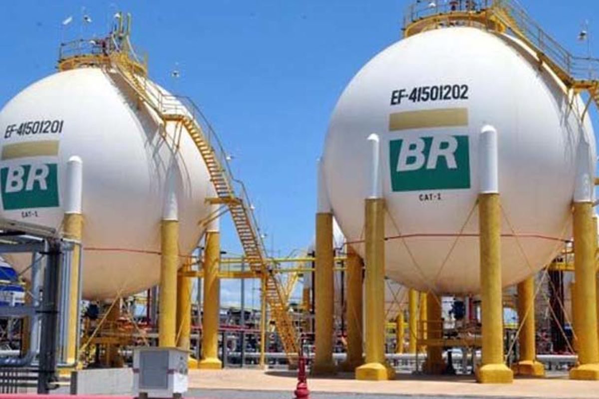 Aepet defende retomada do refino pela Petrobrás