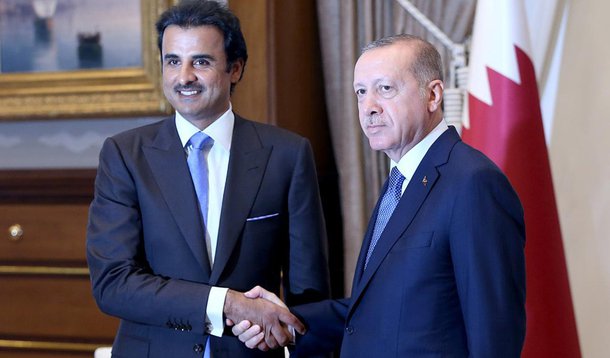 Catar ajuda a Turquia, lira se recupera e EUA descartam retirar tarifas