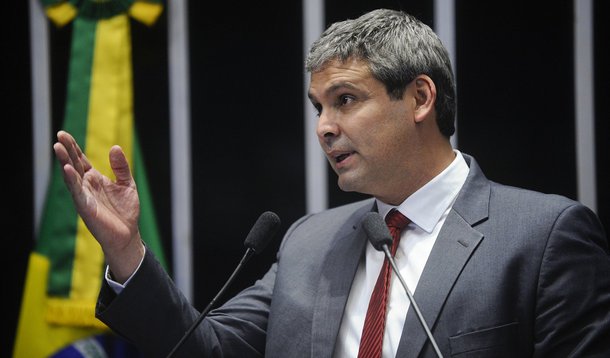 Lindbergh: Dodge é militante de carteirinha da direita