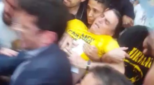 Bolsonaro hasteia bandeira branca