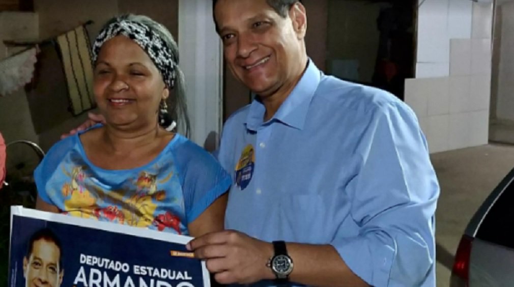 Armando lamenta facada em Bolsonaro: “manifestação de ódio”