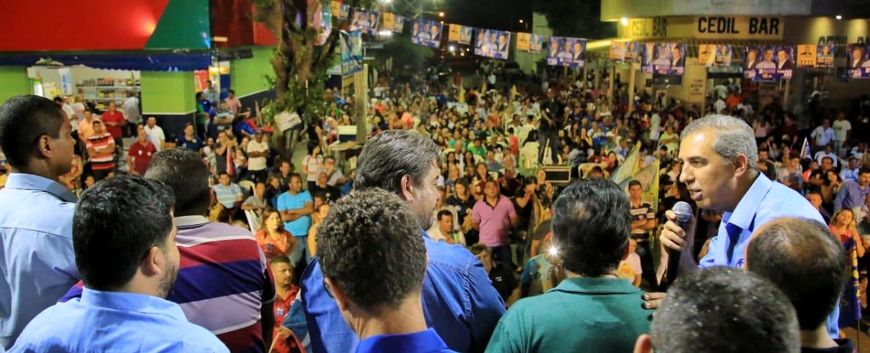 Zé Eliton faz campanha no Norte e vista escola campeã no Ideb