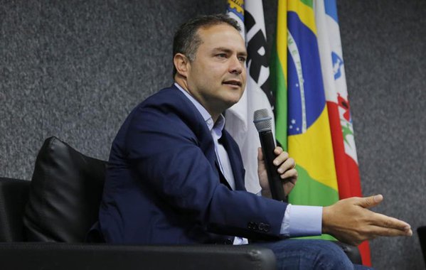   Renan Filho: O país vive um momento de muita dificuldade democrática