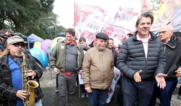 “Bola está na mão do STF”, diz Haddad sobre candidatura de Lula