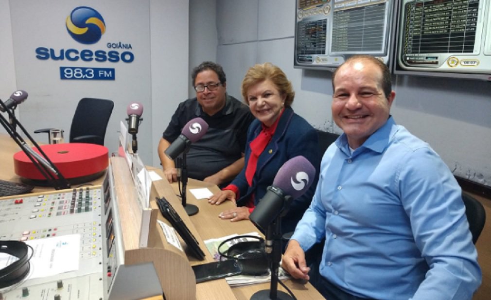 Lúcia Vânia propõe federalizar construção de escolas