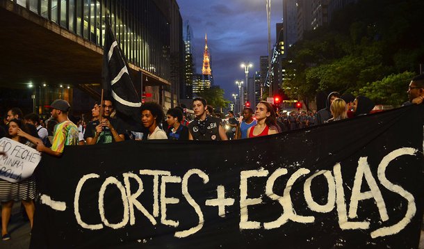 Educação no estado de São Paulo: falta de professor e vandalismo