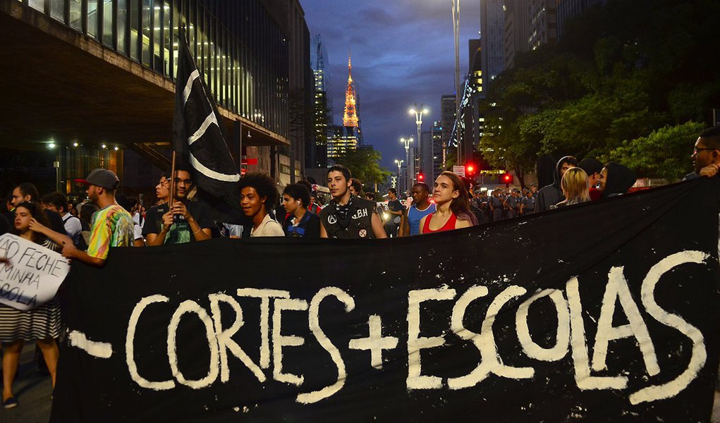 Educação no estado de São Paulo: falta de professor e vandalismo