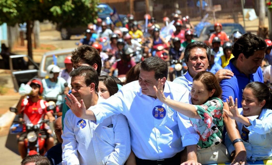 Em carreatas, prefeitos agradecem Marconi e Zé Eliton