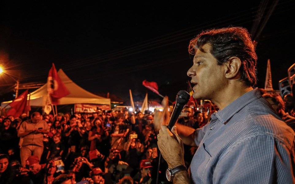 Haddad desembarca em Maceió para orientar aliados