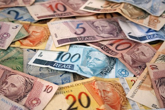 Aumento do mínimo é de 5,4%, um terço do de juízes e procuradores