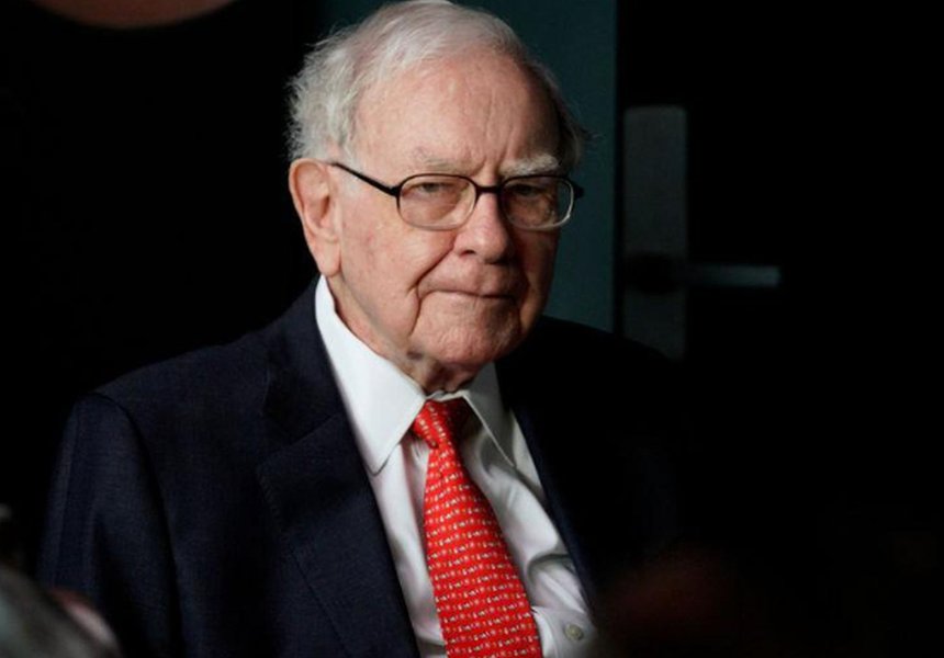 Empresa de Warren Buffett recompra ações e eleva participação na Apple