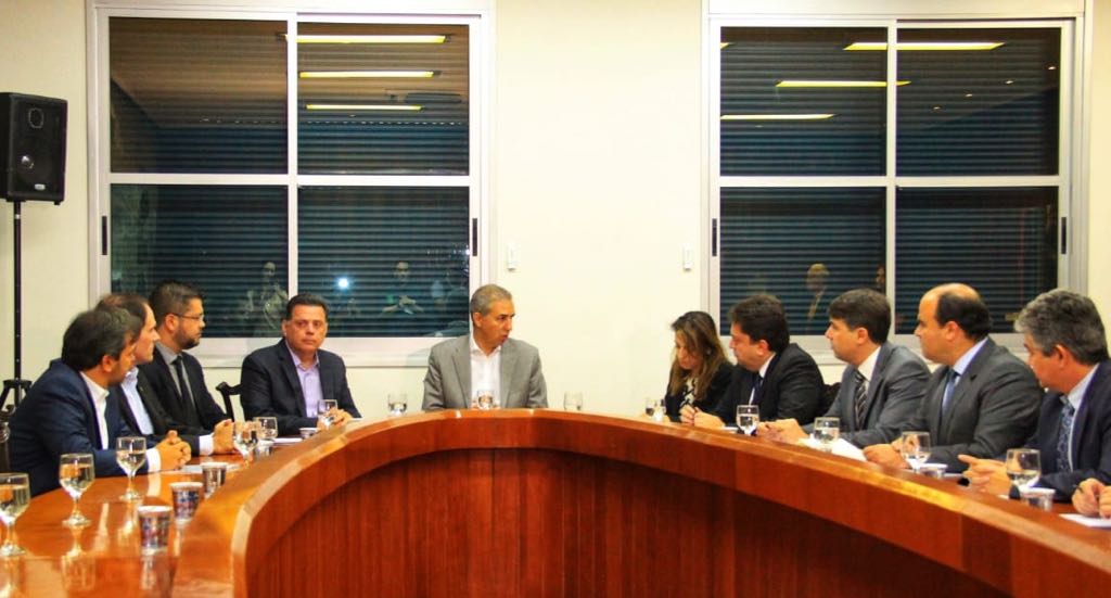 Governo e BRF firmam compromisso para retomada de investimentos