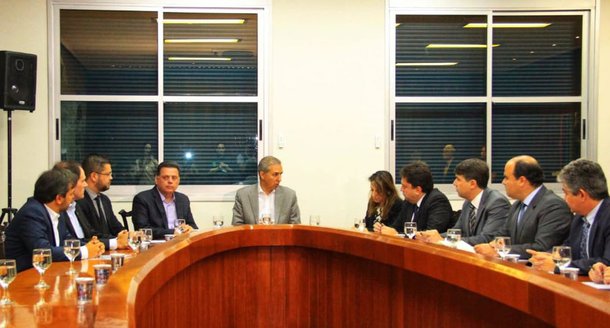 Governo e BRF firmam compromisso para retomada de investimentos