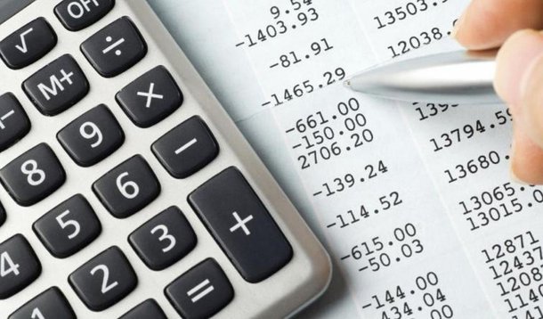 Juros do cheque especial chegam a 303,2% ao ano em julho