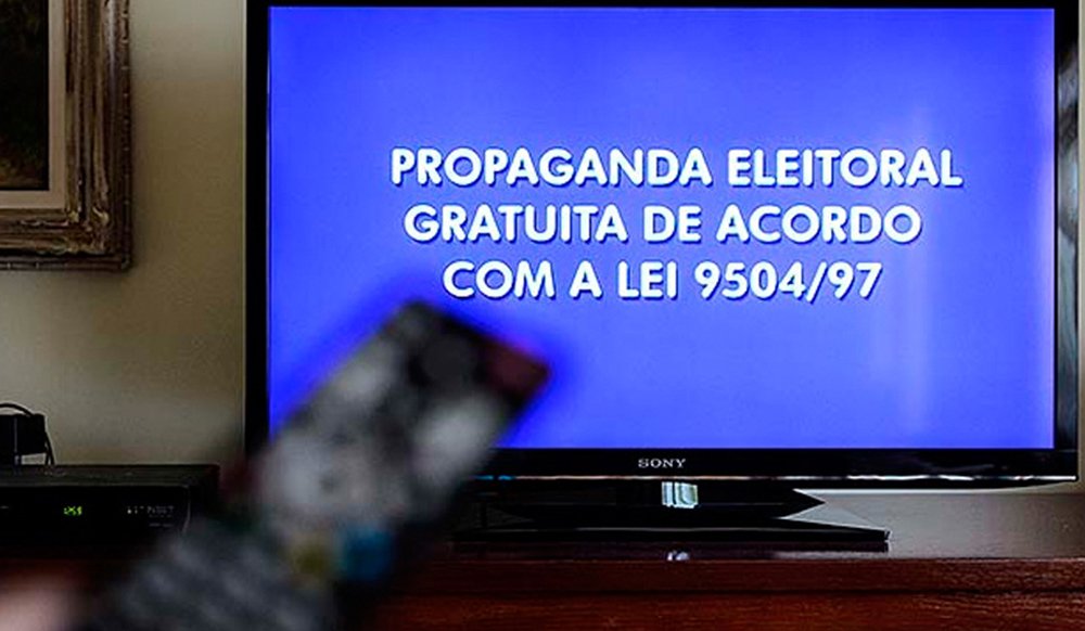 Candidatos aproveitam 1º dia de propaganda eleitoral para se apresentar