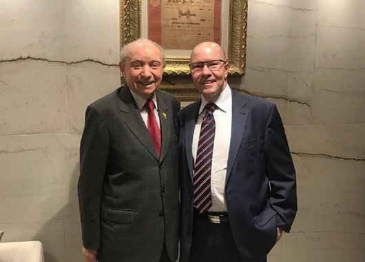 Demóstenes conquista apoio do bispo primaz das Assembleias de Deus