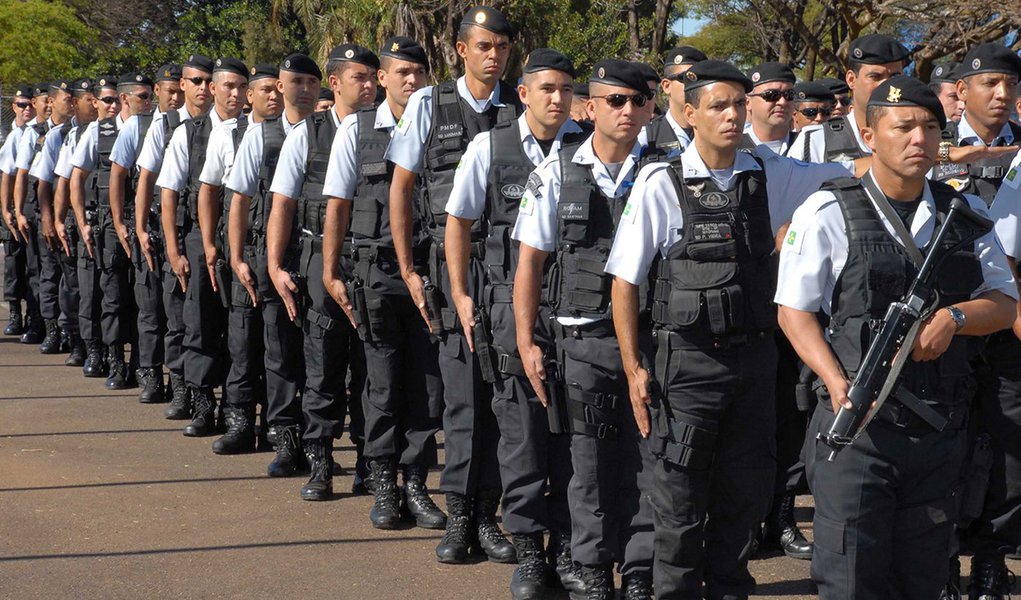 Cresce o número de PMs candidatos a deputado no Ceará; cai o de professores