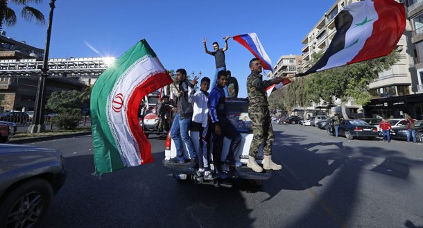 Ministro iraniano critica EUA e promete ajudar a reconstruir a Síria