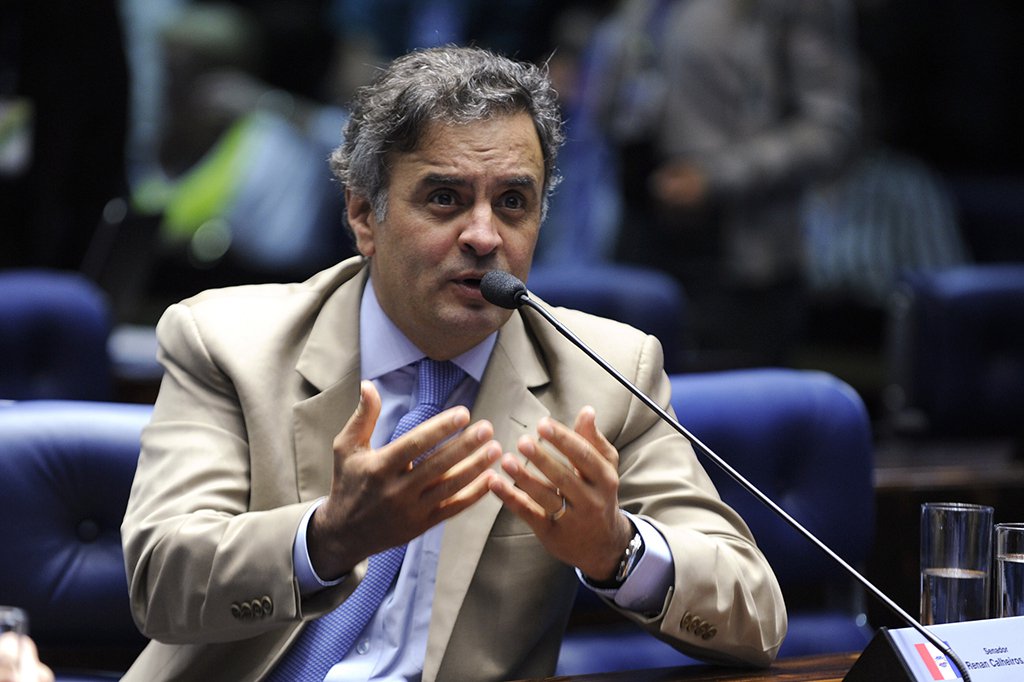 Isolado, como Aécio se elege deputado?