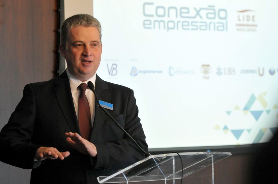 Adalclever substitui Lacerda na disputa pelo governo de MInas