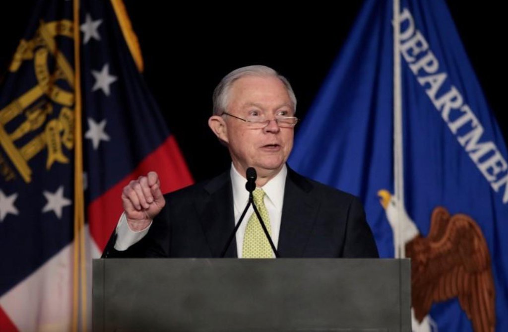 Sessions rebate Trump e diz que Departamento de Justiça não será influenciado