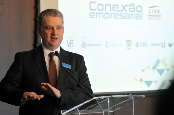 Adalclever substitui Lacerda na disputa pelo governo de MInas