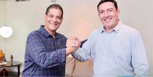 Vitti firma parceria e anuncia apoio a Armando Vergílio 