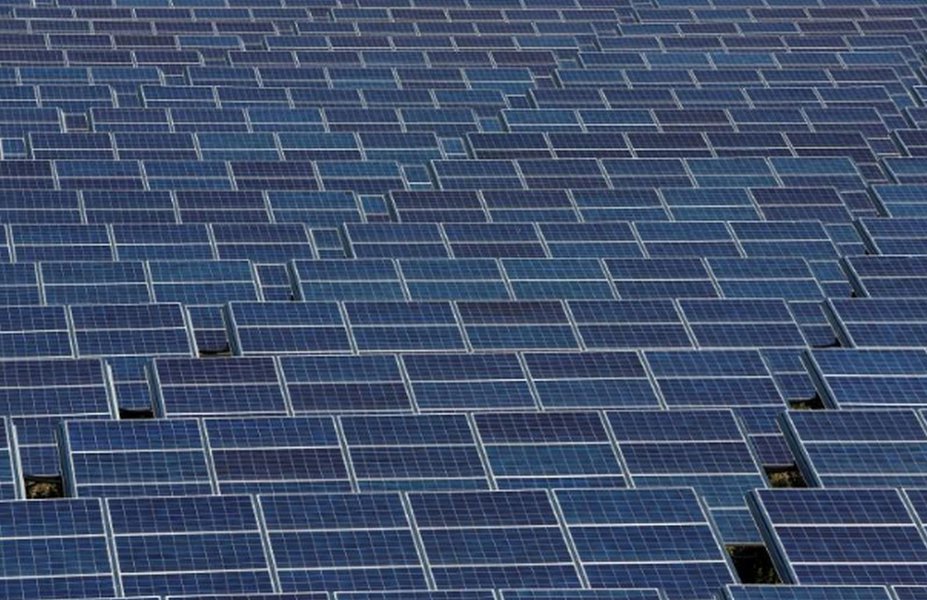 Tarifas dos EUA ameaçam lançamento de dispositivo da Huawei para energia solar