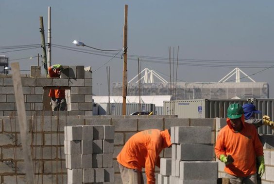 Vaga abertas em julho: salário médio 9% menor e mais emprego precário