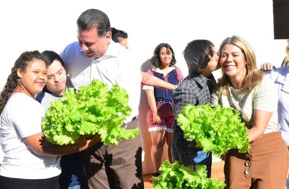 Marconi e Valéria visitam Associação Down de Goiás