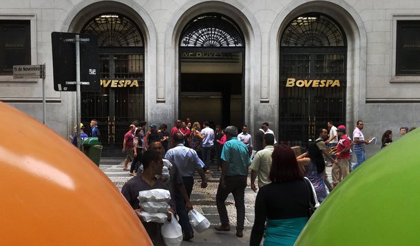Mercado já prevê vitória do PT e começa chantagem