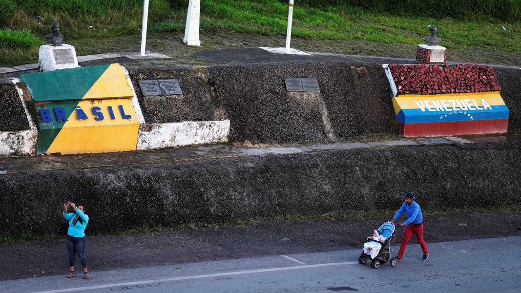 Equador quer sediar cúpula regional sobre crise migratória da Venezuela