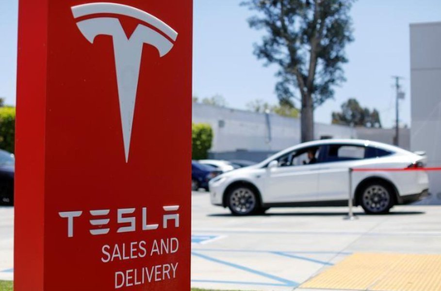 Pequenos investidores se preocupam com nível de informação sobre Tesla