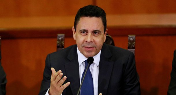 Ao invadir embaixada da Venezuela, EUA violaram a Convenção de Viena
