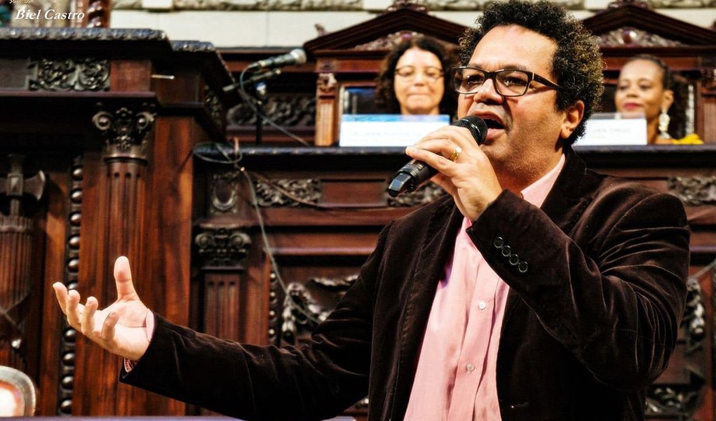 “Nosso trabalho é tão digno quanto qualquer outro”, diz sambista Marquinhos Oswaldo Cruz