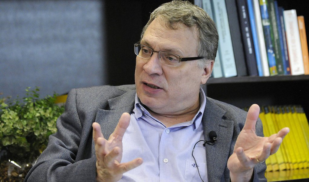 Eugênio Aragão: transferência direta para Itália agrava situação de Battisti