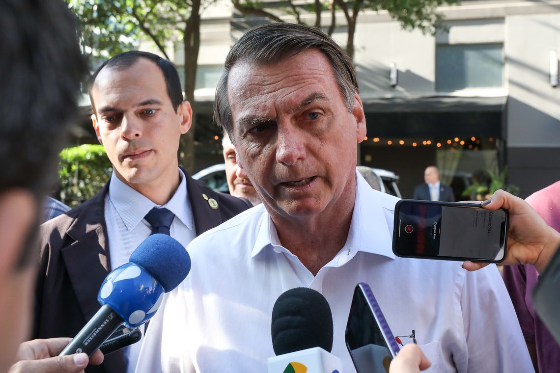 Financial Times diz que Bolsonaro virou um pária