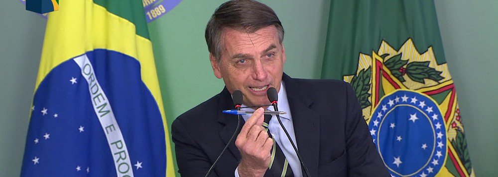 Bolsonaro vira pó e, no desespero, parte para o confronto. O que virá depois dele?