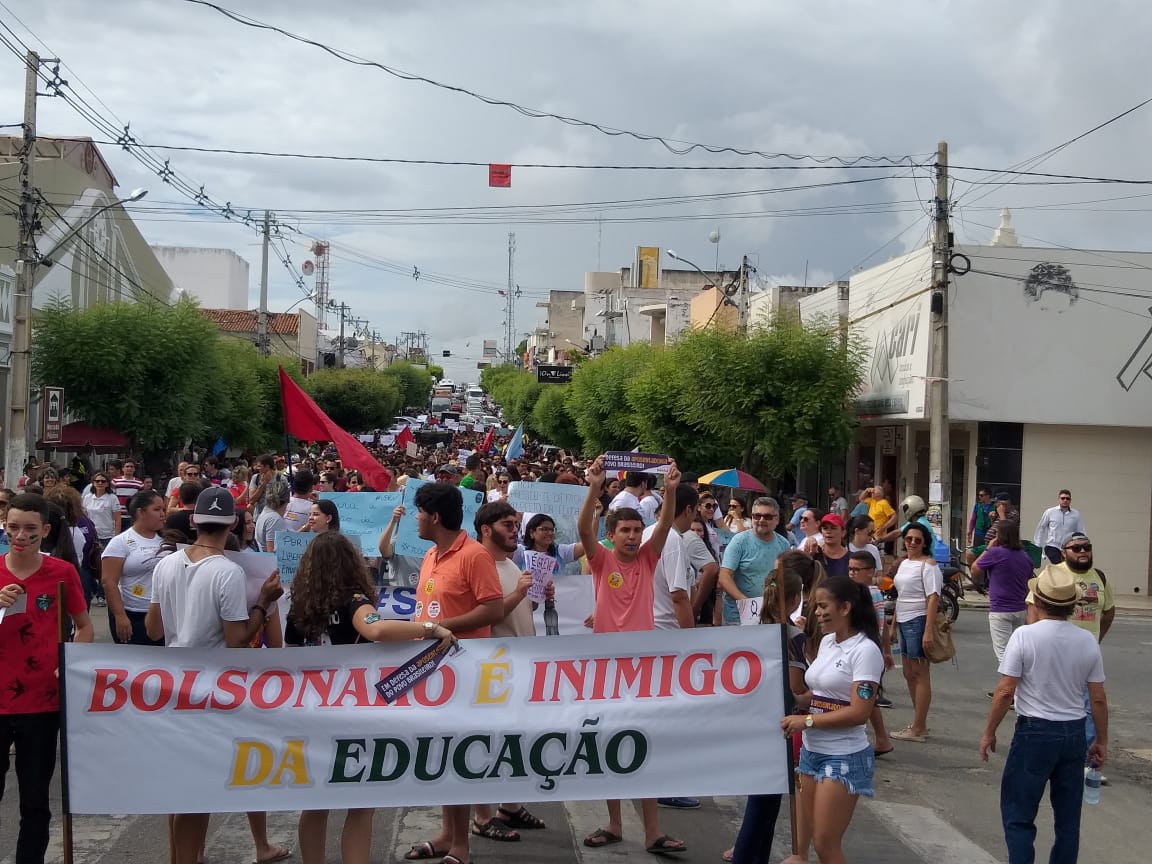 Estudo britânico mostra como está difícil ser professor no Brasil