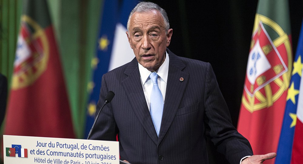 Presidente de Portugal felicita Chico Buarque por Prêmio Camões de Literatura