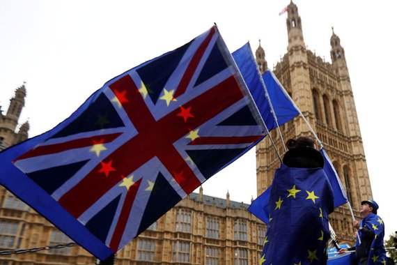 Líderes europeus reagem ao anúncio da renúncia de Theresa May