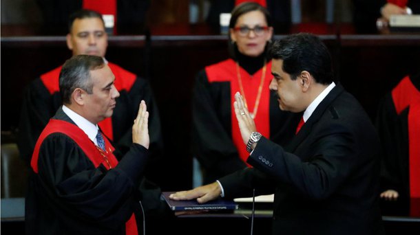 União Europeia nomeia ex-banqueiro para fazer pressão diplomática por renúncia de Maduro