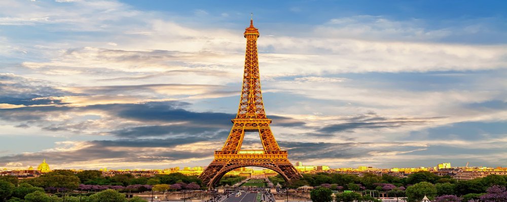 Conheça Paris com passagens aéreas promocionais e compre logo os ingressos
