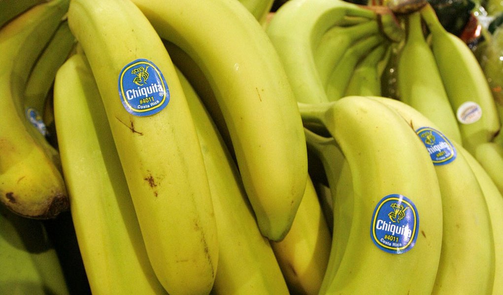 Entre bananas e política