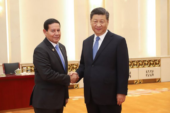 Mourão preparou terreno para encontro de Bolsonaro e Xi Jinping, diz analista