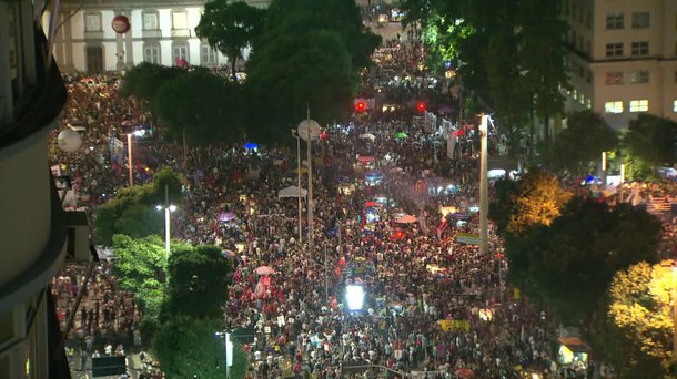 15 + 30 de maio é = a 14 de junho e à grande  greve geral contra a reforma da Previdência