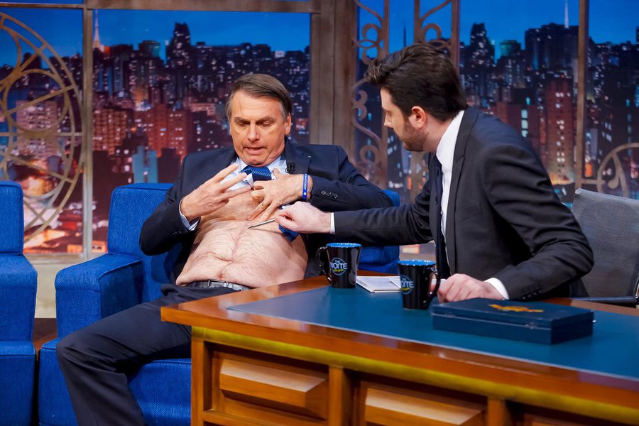 Bolsonaro vai ao programa de Gentili e promete mostrar 'facada'