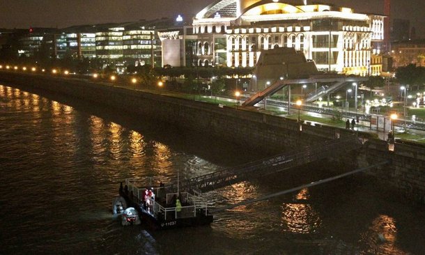 Barco de turistas naufraga em Budapeste, deixando sete mortos e 19 desaparecidos