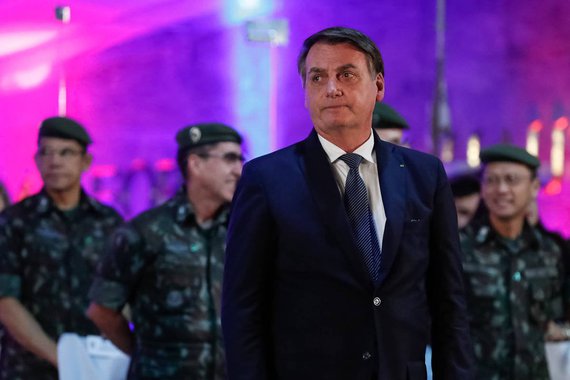 Por que Bolsonaro quer armar a população?